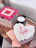 Load image into Gallery viewer, The Chic Cube - bloomandboxflowers
