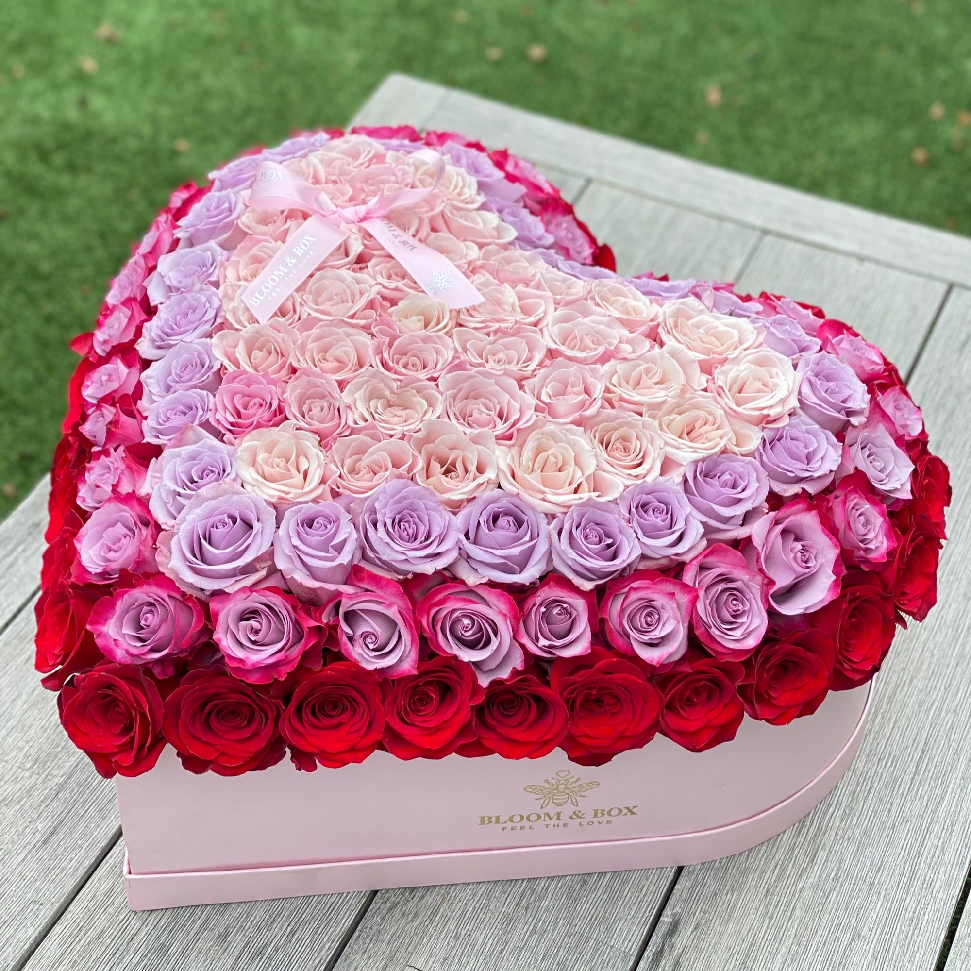 FEEL THE 3D LOVE - bloomandboxflowers