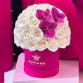 Load image into Gallery viewer, She’s a Beauty Box - bloomandboxflowers
