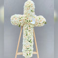 Load image into Gallery viewer, Sympathy cross - bloomandboxflowers
