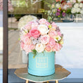 Load image into Gallery viewer, The Classy Box - bloomandboxflowers
